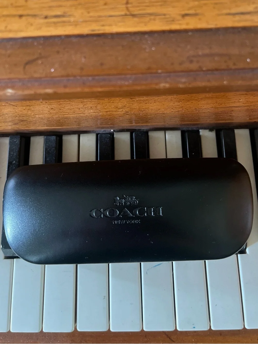 Coach Hard ClamShell Hinged Glasses / Sunglasses Case EUC